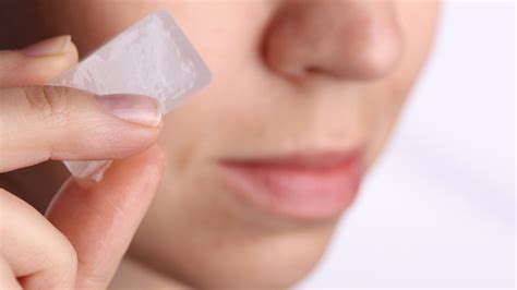 rubbing ice  face        ice cube