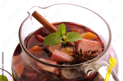 Sangría Сангрия 상그리아 サングリア סנגריה bebida ซังกรีอา სანგრია Сангрыя Stock ...