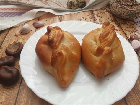 Пирожок с курицей, грибами и сыром — Дом Пекаря