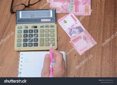 bayar pajak royalty  images stock  pictures shutterstock