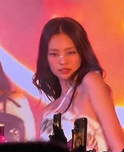 Rosé And Jennie, Jennie Kim Blackpink, In The Pale Moonlight, Pink Tour