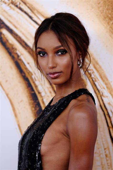 Stylists are obsessed with braid fingerwaves on the red carpet 2