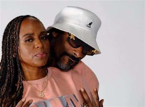 What Does Snoop Dogg S Wife Look Like at Aaron Copeley blog