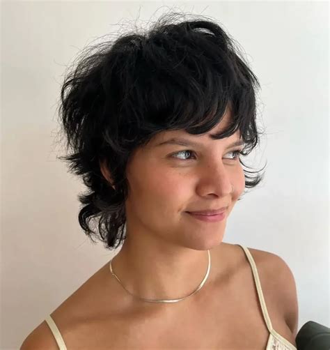 32 Trendy Wolf Cut Short Hairstyles: Unleash Your Bold New Look ...