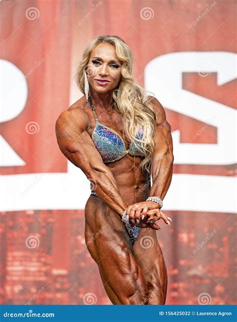 female rowers physique 1