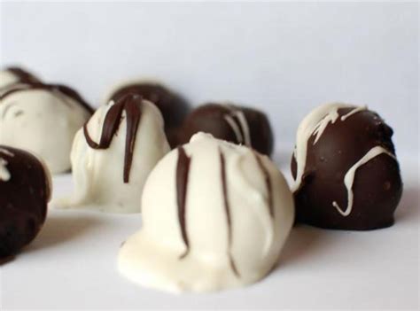 Famous Oreo Bonbons | Just A Pinch Recipes