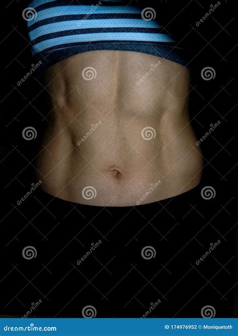 Large Real Image of Female Toned Abs - Six-pack Woman Abs Workout