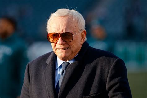 bob kraft vs jerry jones net worth