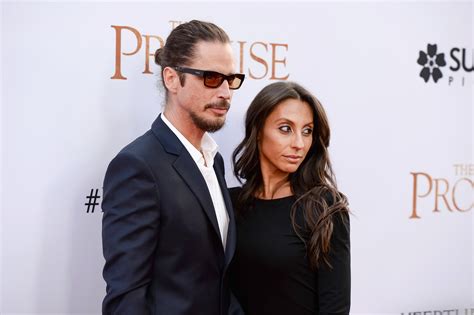 Vicky Stark's Personal Life: Exposed By A Devastating Leak - Truth or