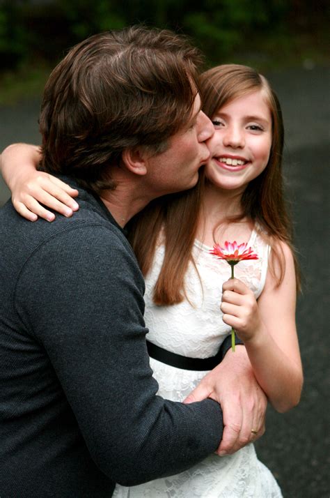 Father and daughter ~ poses for family portraits ~ Poses for children