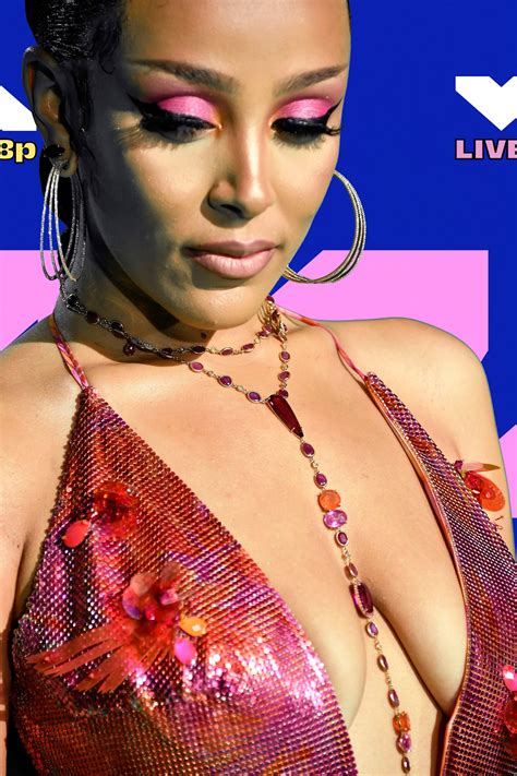 Doja Cat Wore a Long Braid to the 2020 MTV Video Music Awards | Allure
