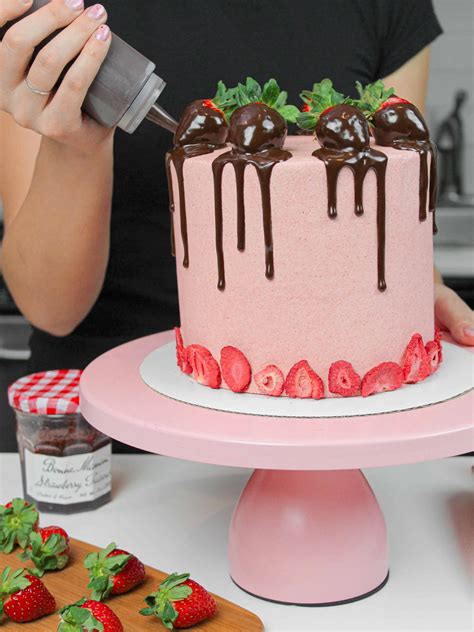 Strawberry Squirt Cake: The Perfect Dessert for Lazy Bakers - atv7mho