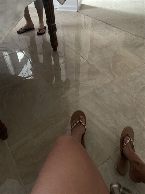 me & mom’s best friend’s feets lmao : r/FemaleFlipFlops