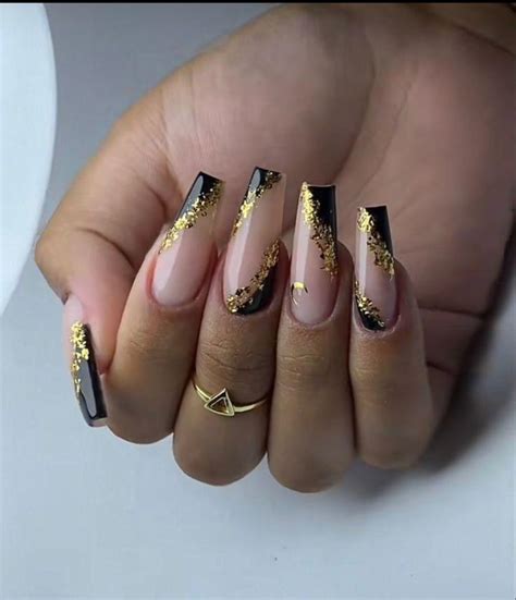 Decoração De Unha Postiça - Unhas gel pretas | Decoração de unha postiça realista, Decoração de ...