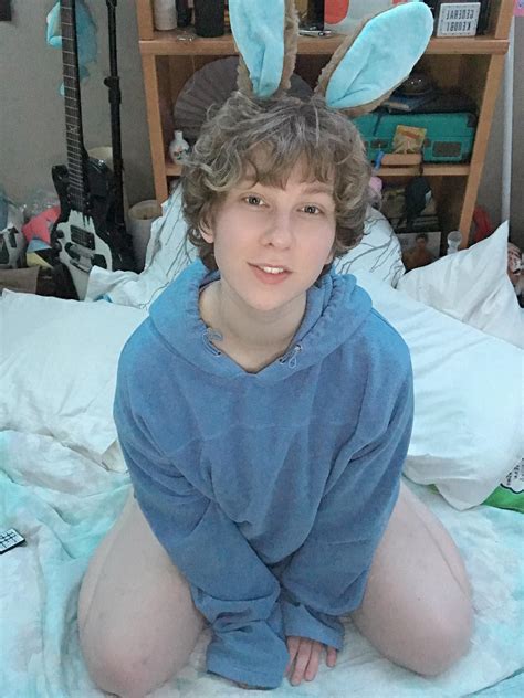 i don’t see enough bunny boy representation on here 😔 : r/femboy