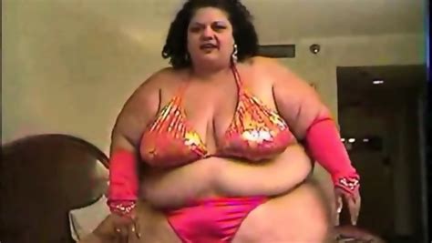 Ssbbw Red Costume Booty Shake - EPORNER