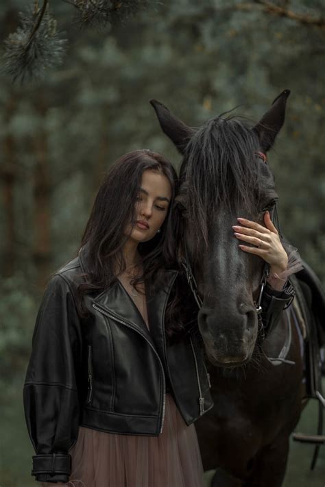 Pin by Hoodyakova on Идеи | Horse photography poses, Horse love, Horse
