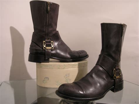 Pin su Calzature uomo
