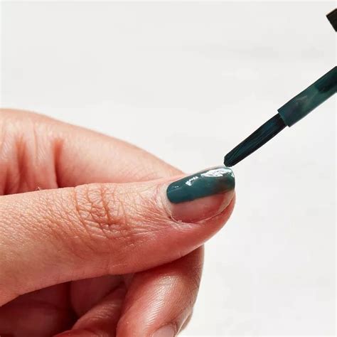 How to Fix a Broken Nail at Home? Easy Step-by-Step Guide