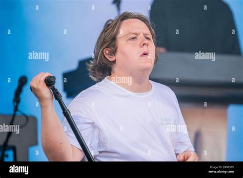 Lewis capaldi glastonbury 2023 hi-res stock photography and images - Alamy