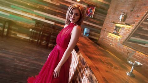 Lana Reutova backstage photoshoot - YouTube