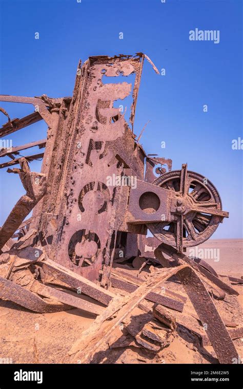 Abandoned oil rig in the Skeleton Coast in Namibia Stock Photo - Alamy