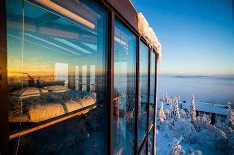 Стеклянный отель на заснеженой вершине, отдохнуть в котором хотел бы каждый