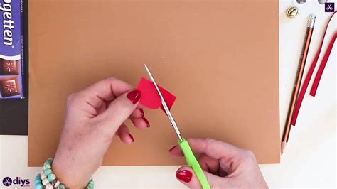 DIY Reindeer Gift Wrap For Christmas - How To Wrap A Gift