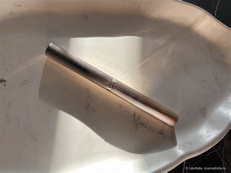Губная помада Estee Lauder Pure Color Explicit Slick Shine Lipstick в ...