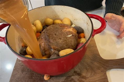 how long to cook a 3 pound sirloin tip roast