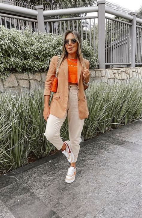 Look Trabalho Com Tenis - Office look: como incluir o tênis nos outfits de trabalho - Estilo ...