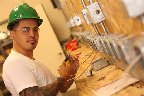 How To Get An Electrician Journeyman License 2024