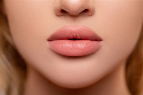 full lips