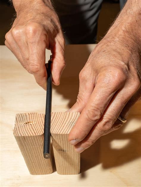 Carpenter Pencil | How to Use a Carpenter’s Pencil