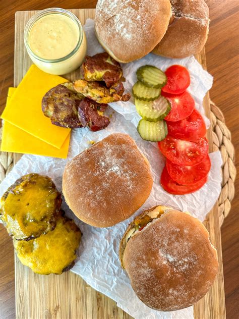 Easy & Quick Cheeseburgers in the Air Fryer — Jazz Leaf