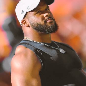 Aaron Donald’s Workout Routine, Diet Plan & Supplements