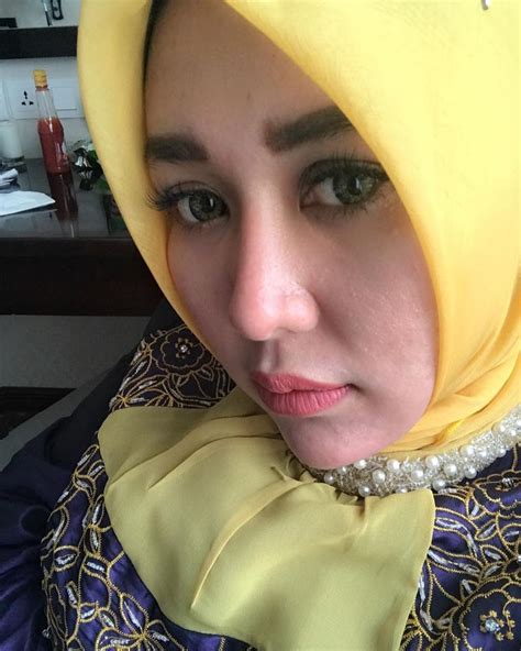 22 ide Stw | wanita, jilbab cantik, kecantikan