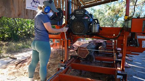 Christmas Day Eastern Red Cedar With A Special Guest | Christmas Day