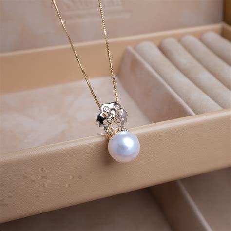 Висулка 14K злато с диаманти, зодия ЛЪВ - YUNO Pearls