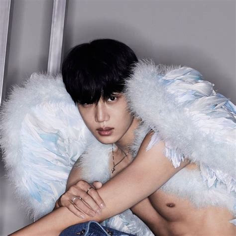 exo aesthetic panosundaki pin