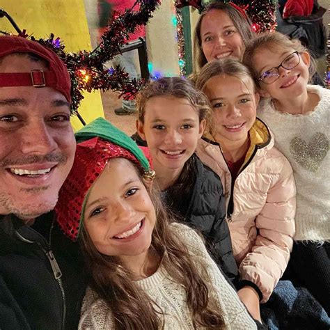 'Boston Rob' Mariano's Christmas Train Ride with Four Kids: Photo