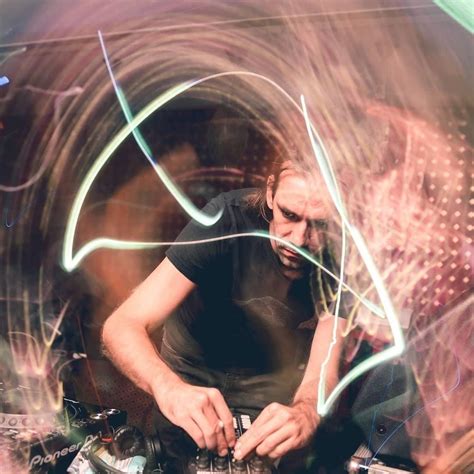 DHRK SONIK – YOUR UNDERGROUND MUSIC STATION