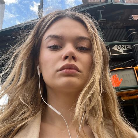 Amber Skye Larson (@amberlarsonn) • Instagram photos and videos