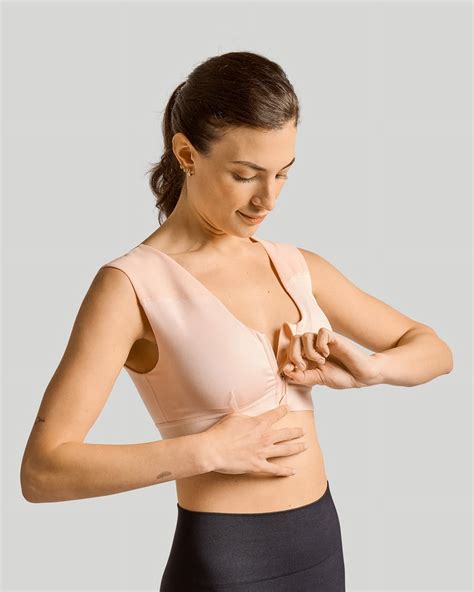 Tommie Copper Shoulder Support Compression Bra with Front Zipper