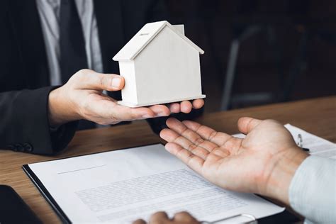 factors  influence interest rates mortgage house