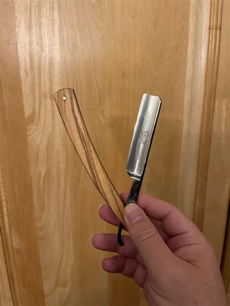 how to stop bleeding from a razor cut 6