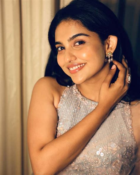 mamitha baiju latest hd  pics gallery