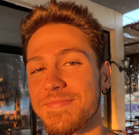 Alper Ari – Medium