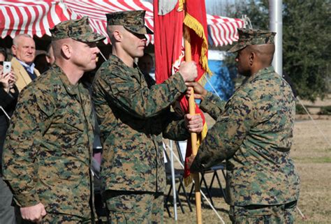 2nd Battalion, 2nd Marine Regiment passes on the colors > 2nd Marine ...