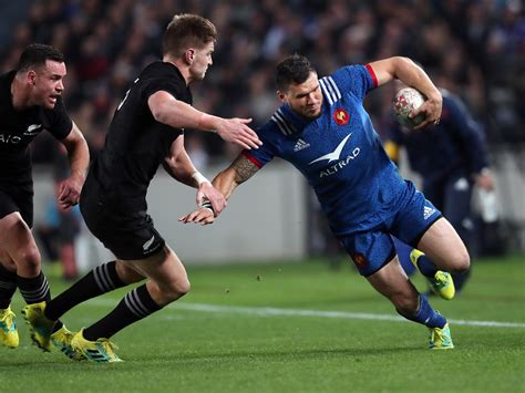 France wing Remy Grosso suffers double facial fracture in high tackle